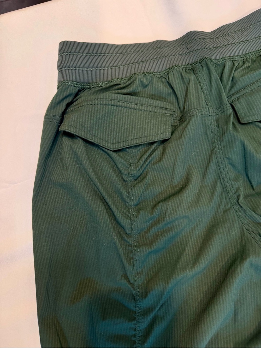 Lululemon Dance Studio Relaxed-Fit Mid-Rise Cargo Pant
Rainforest Green Size XS - Picture 10 of 16